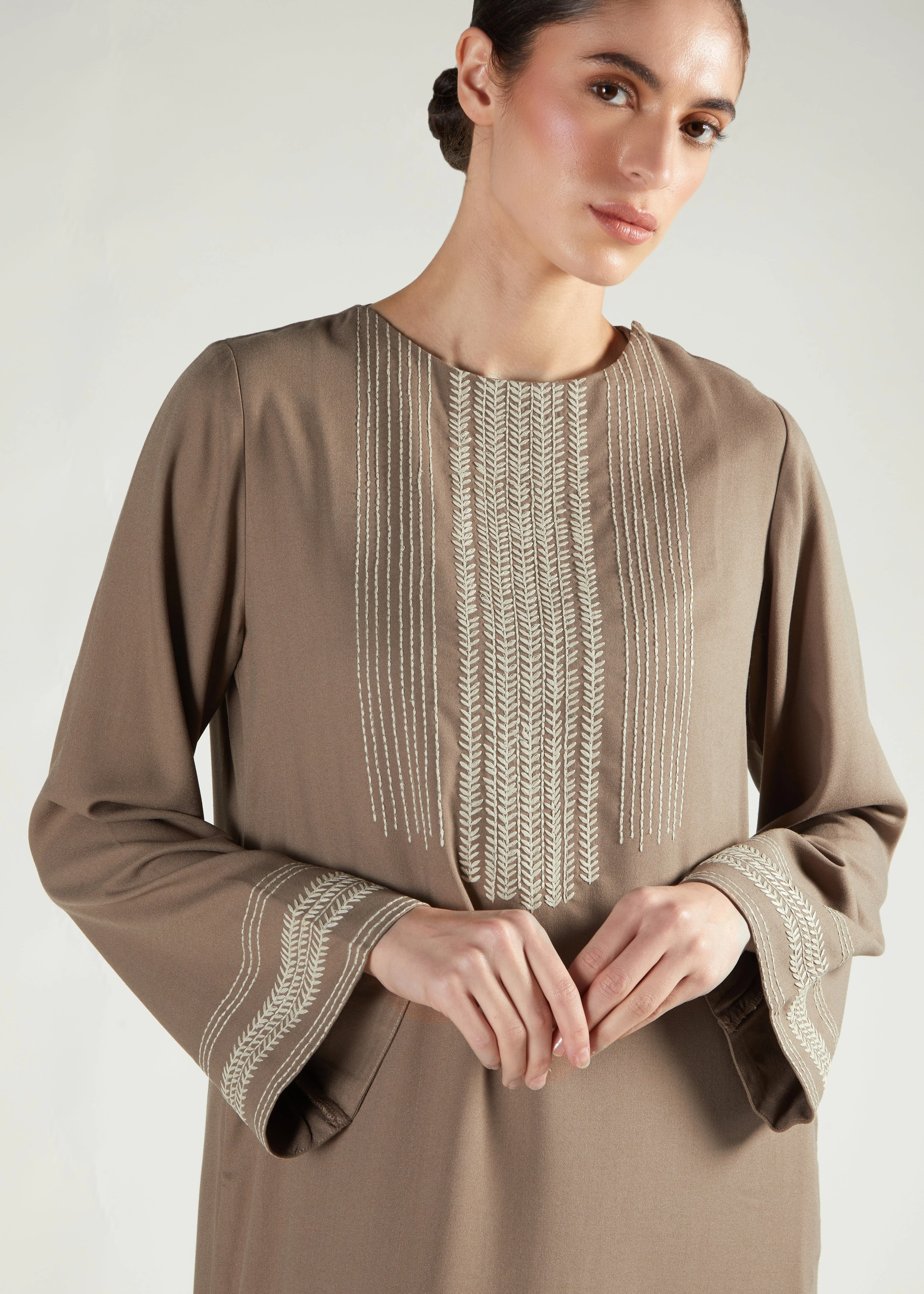 Herringbone Stitch Abaya - Image 9
