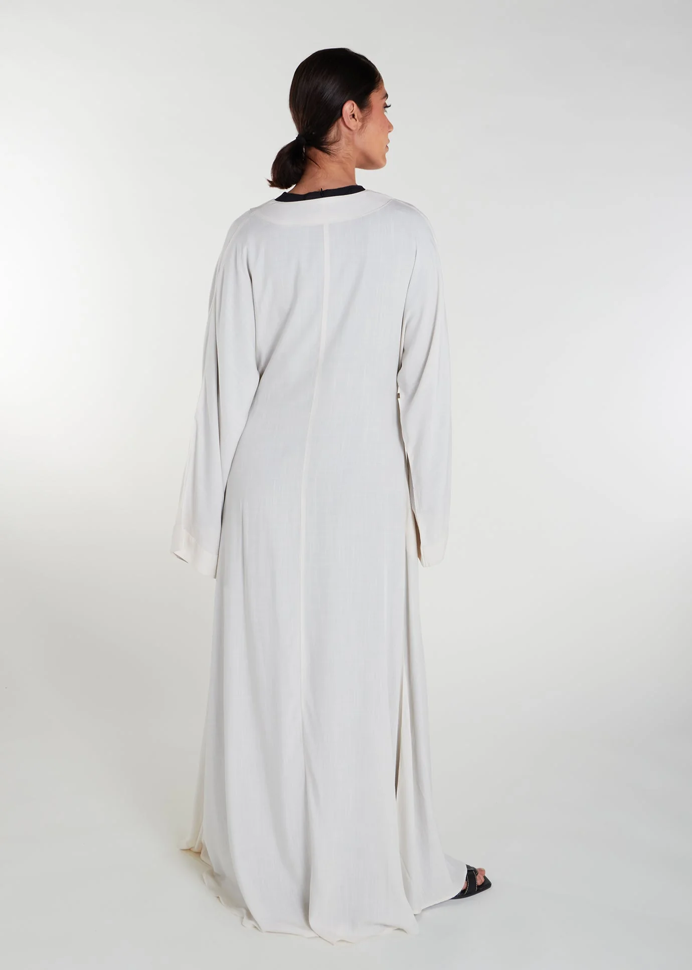 Linen Wrap Abaya - Image 4