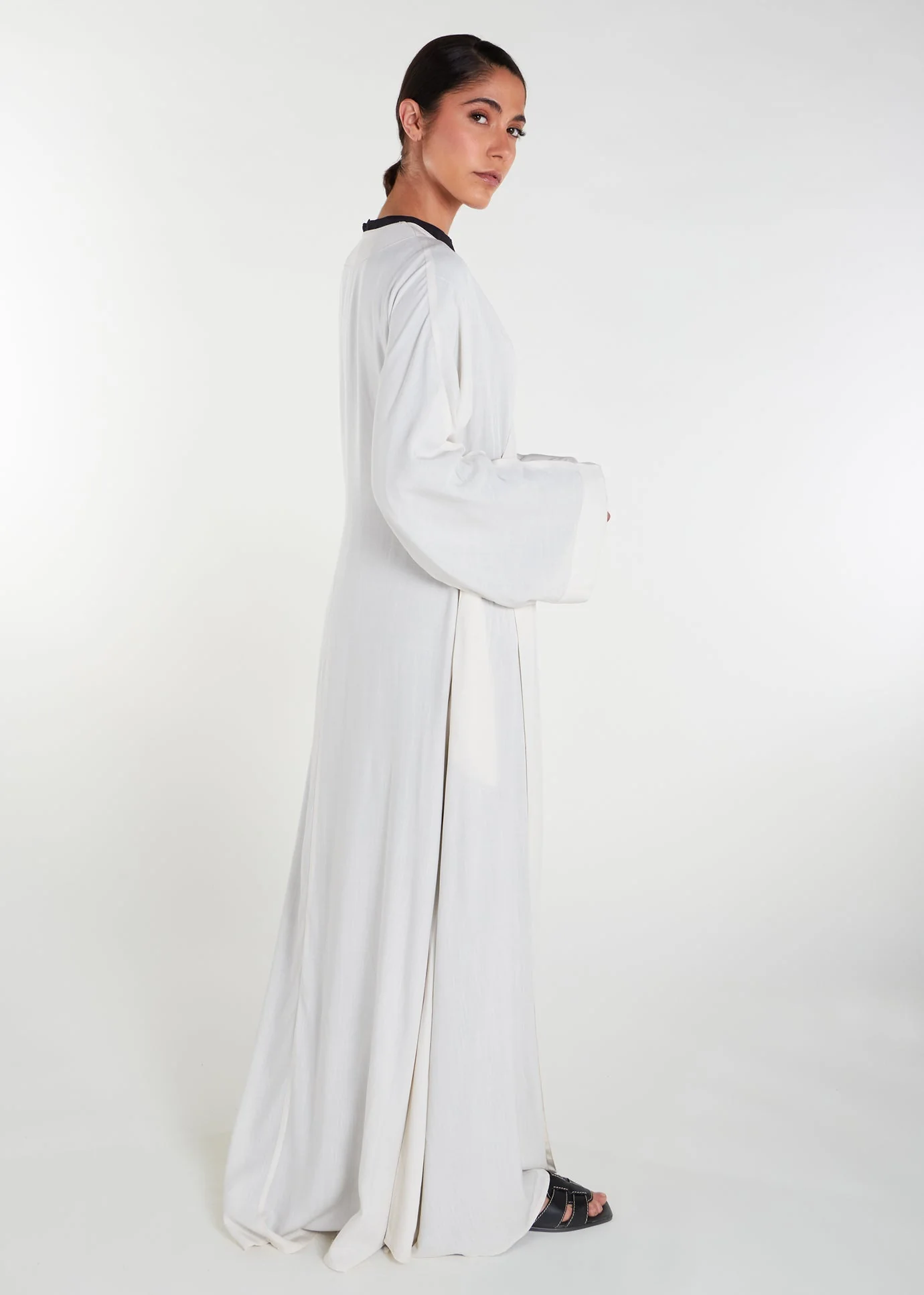 Linen Wrap Abaya - Image 5