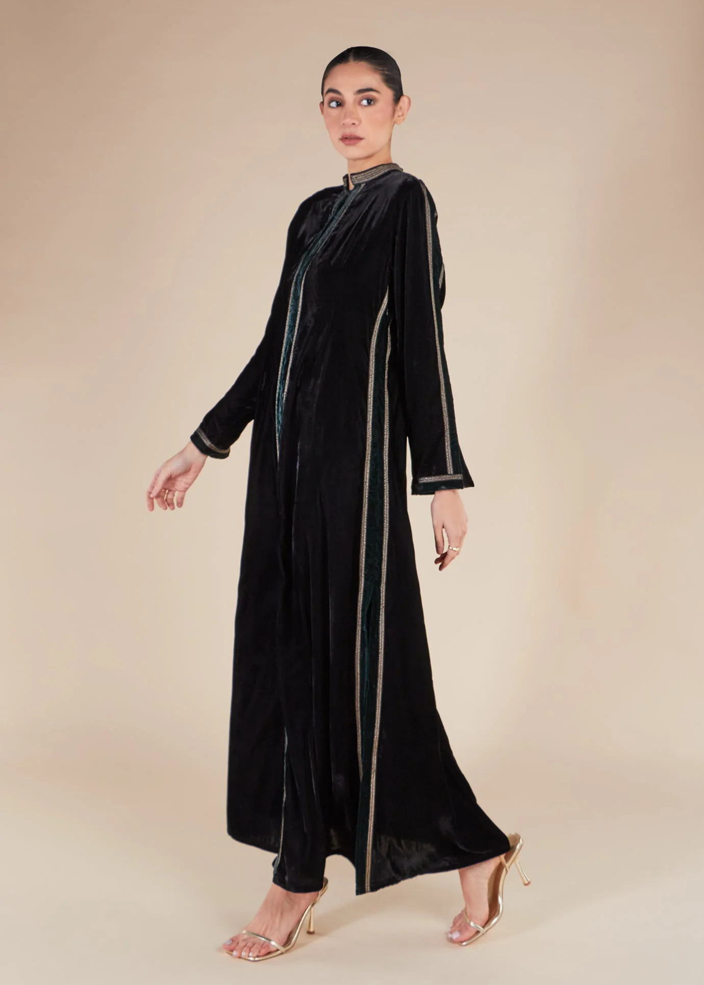 Noor Velvet Gown - Image 3